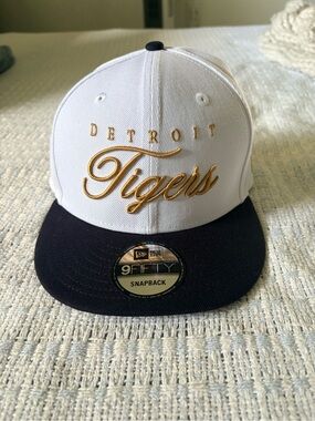 New Era Detroit Tigers White & Black Snapback Hat